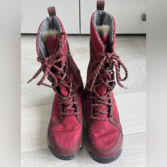 Columbia Women's Meadows Omni-Heat 3D Mid Calf Boots size 8.5. Like new - Picture 3 of 5